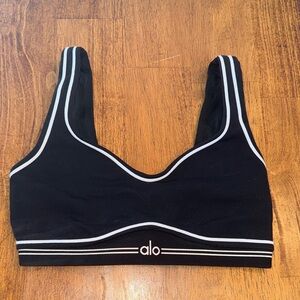 ALO yoga sports bra size small